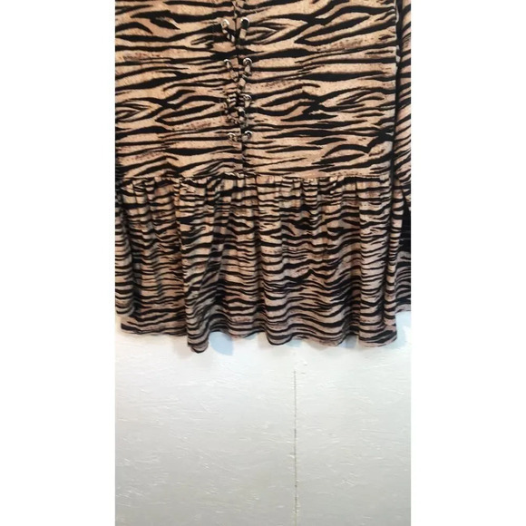 Animal Print Long Sleeve Peplum Top V Neck Blouse - Picture 7 of 15